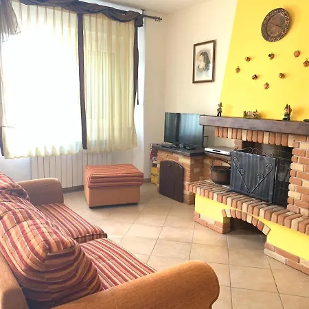 Monte Acuto לינה וארוחת בוקר *